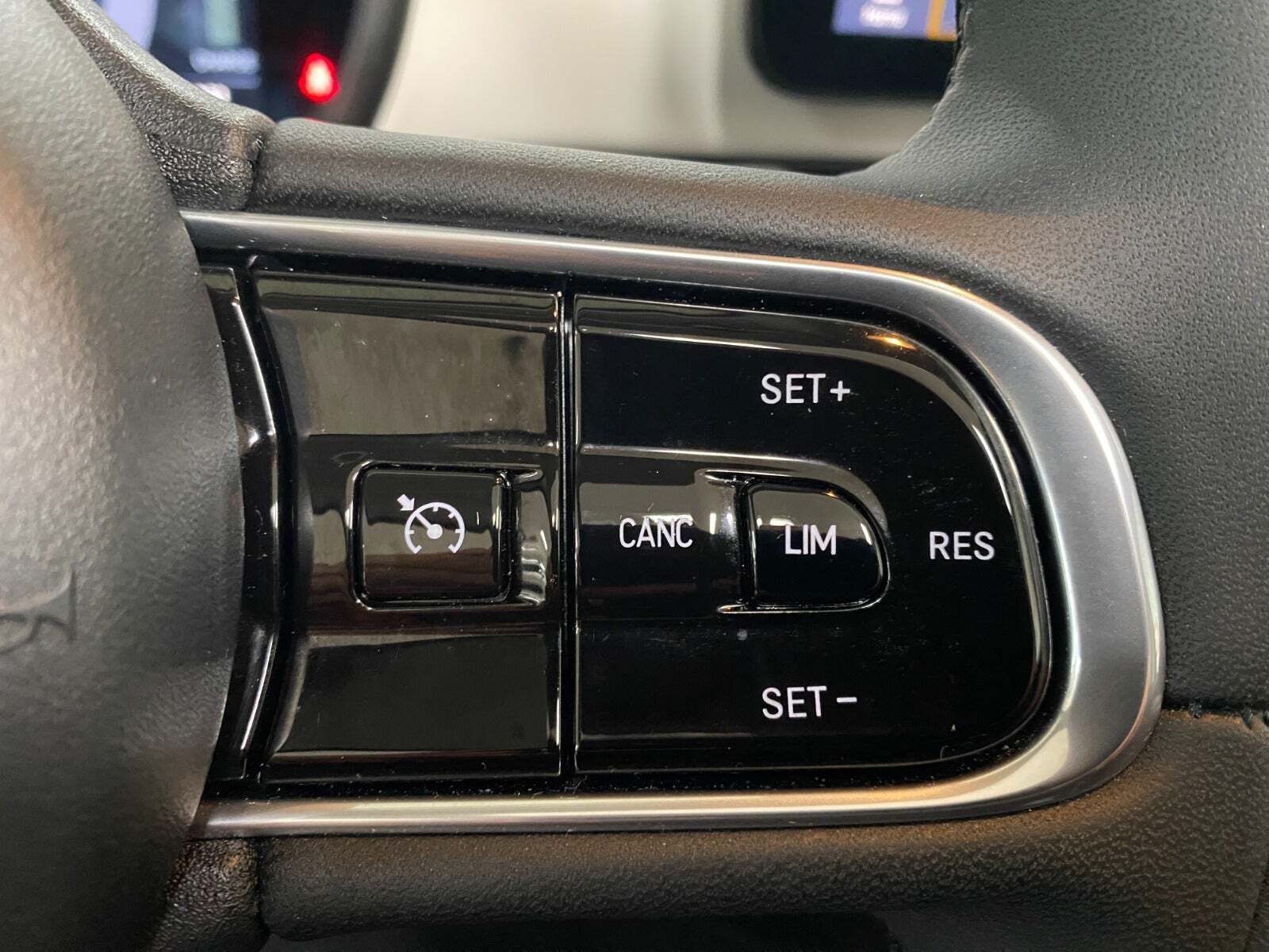 Hvid Fiat 500e fra 2023