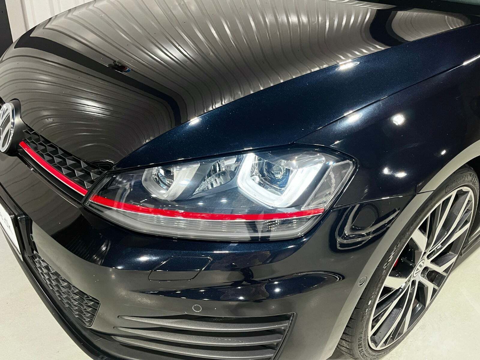 Sort VW Golf VII fra 2014