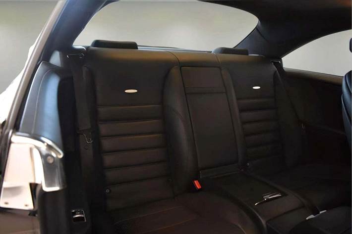 Sort Mercedes CL63 fra 2008 set indefra