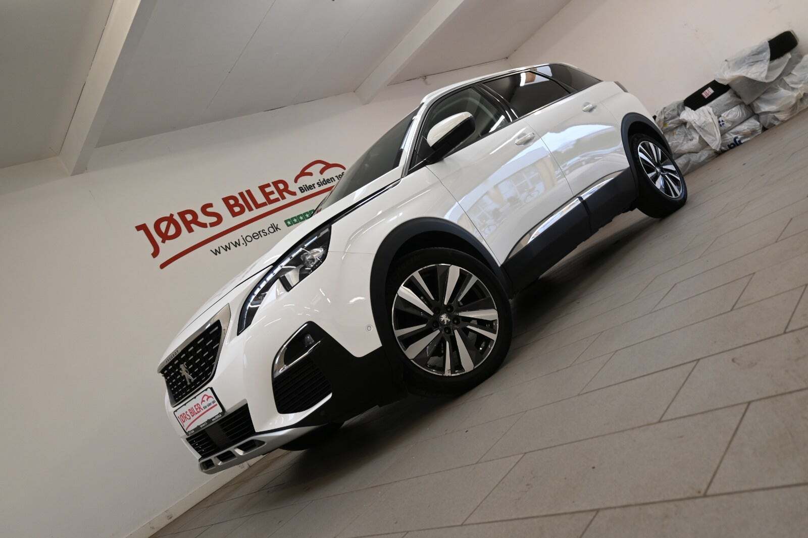 Hvid Peugeot 5008 fra 2019