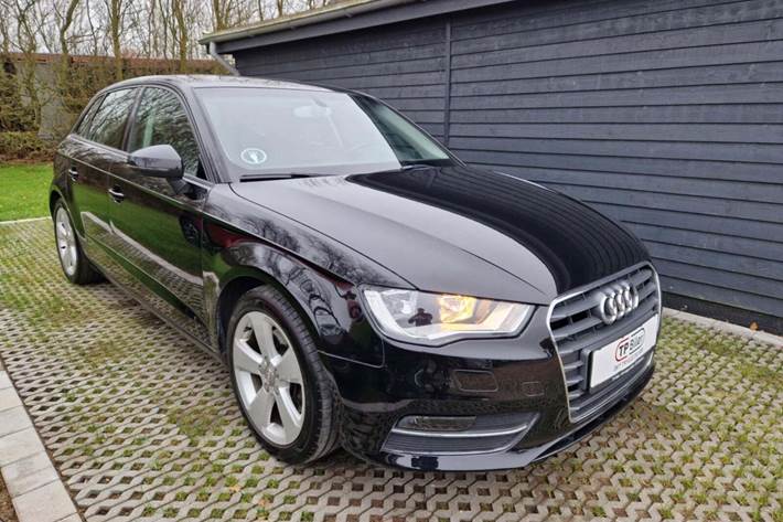 Sort Audi A3 fra 2014 set udefra