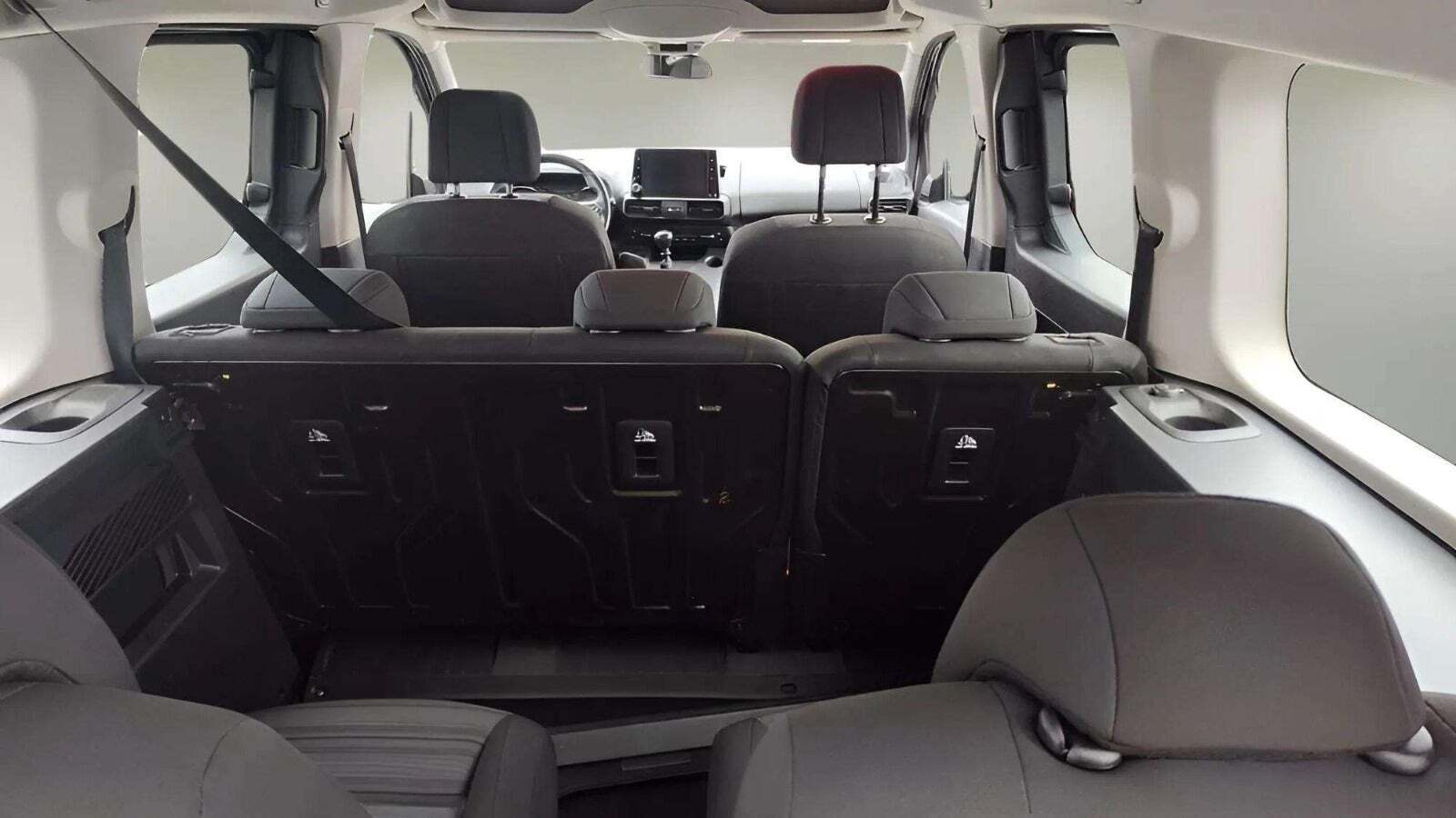 Grå Opel Combo Life fra 2021