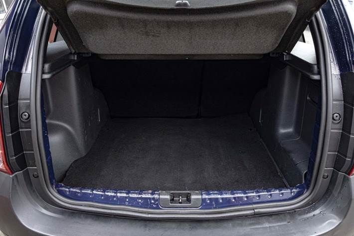 Blå Dacia Duster fra 2015