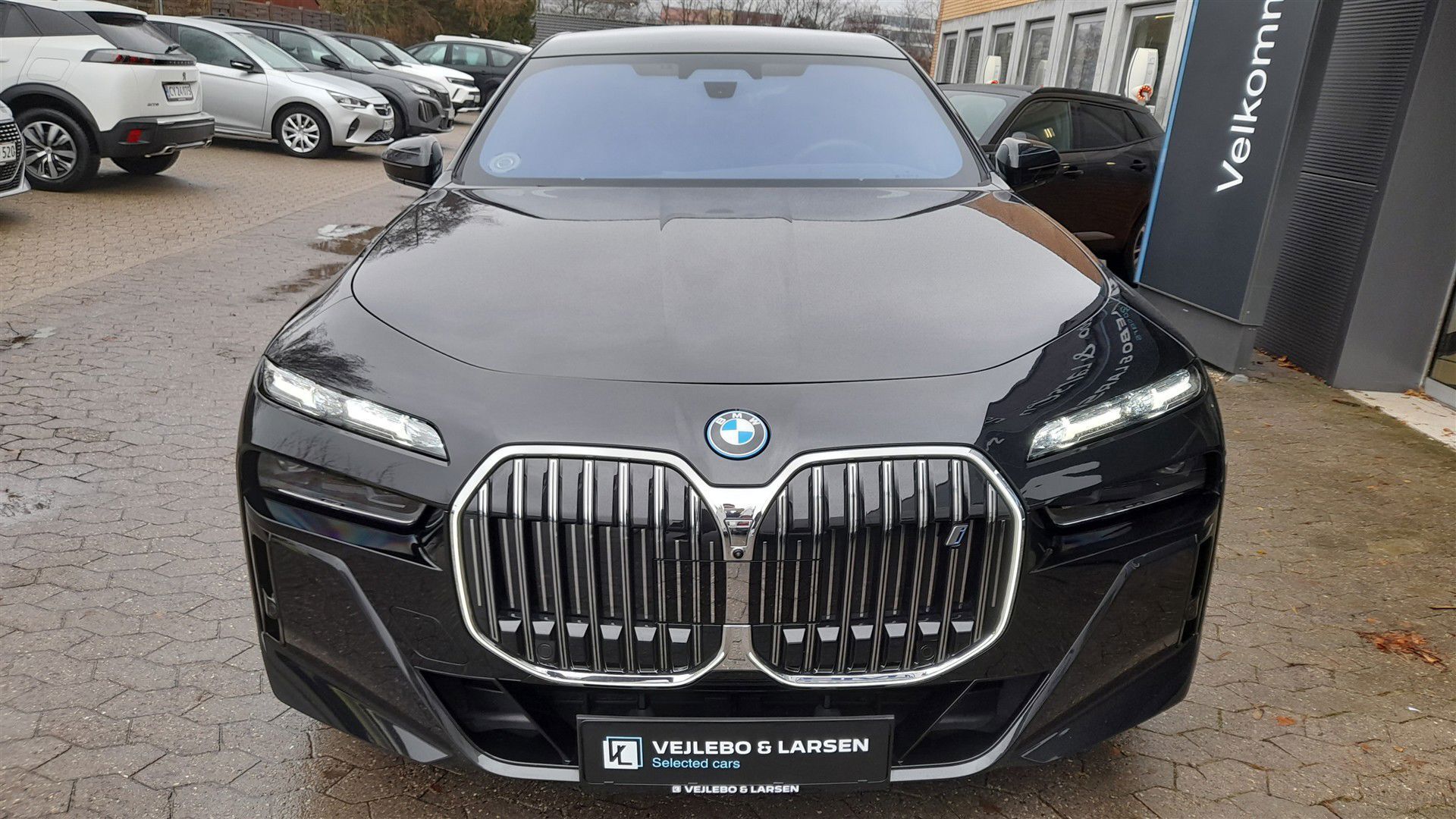 Sort BMW i7 fra 2023