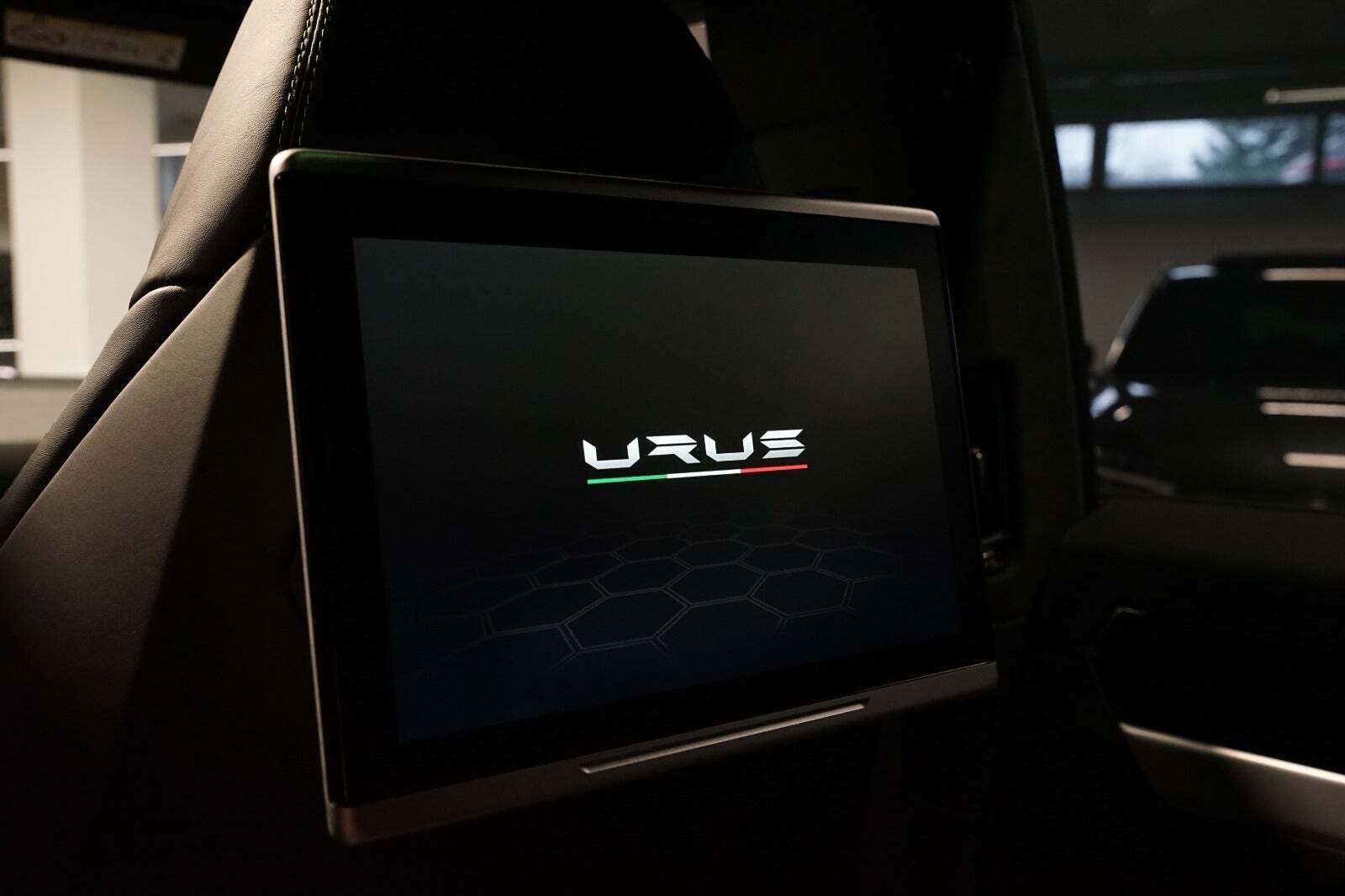 Grå Lamborghini Urus fra 2018