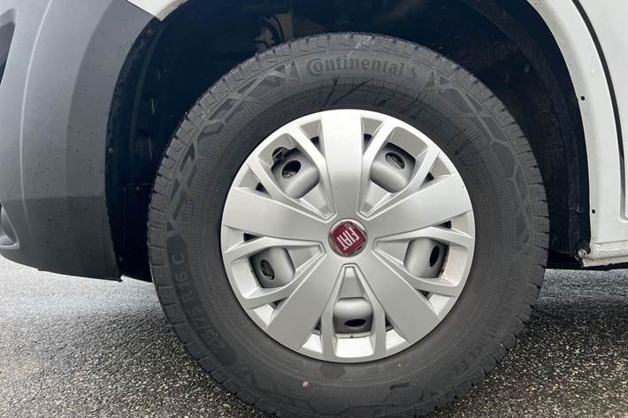 Hvid Fiat E-Ducato fra 2022