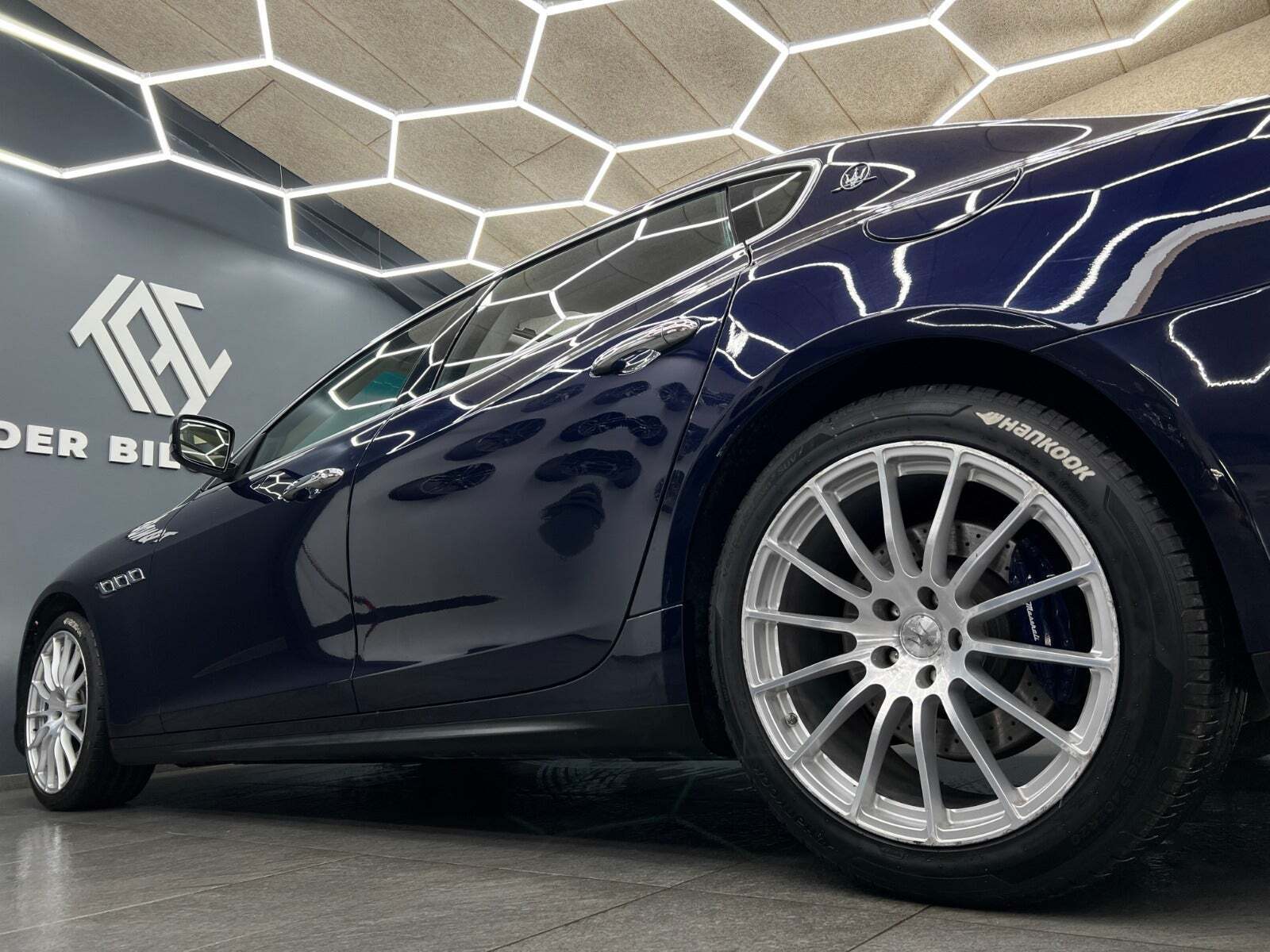 Blå Maserati Quattroporte fra 2015