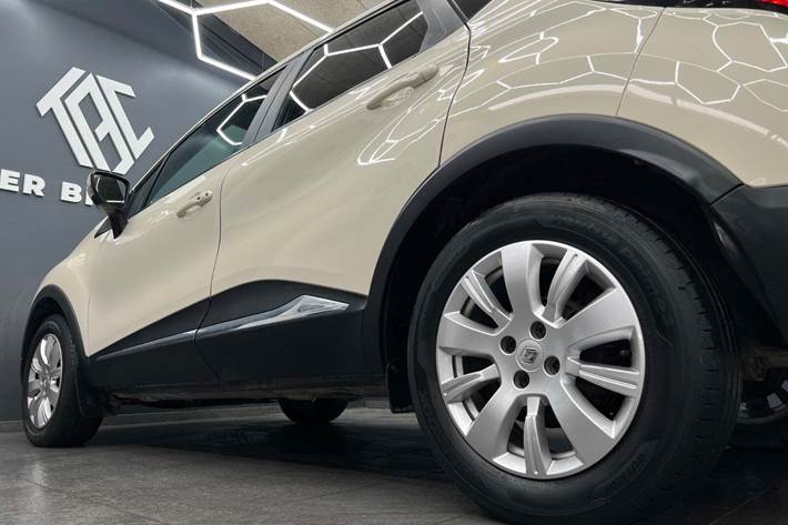 Beige Renault Captur fra 2013