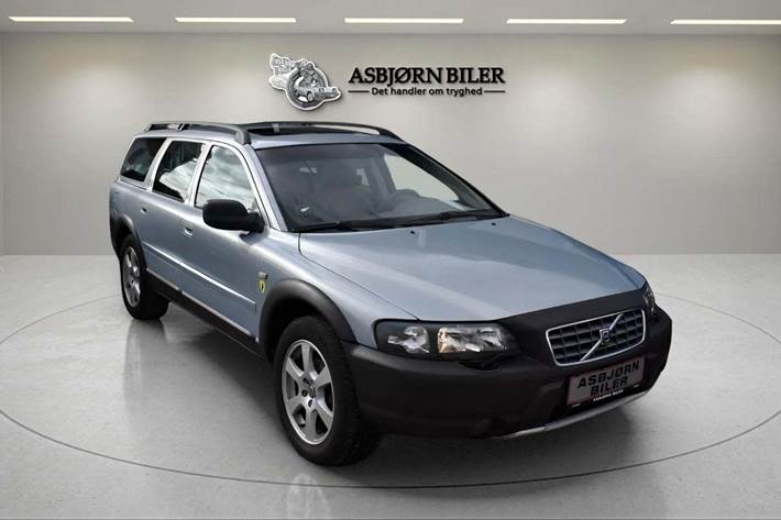 Blå Volvo XC70 fra 2001