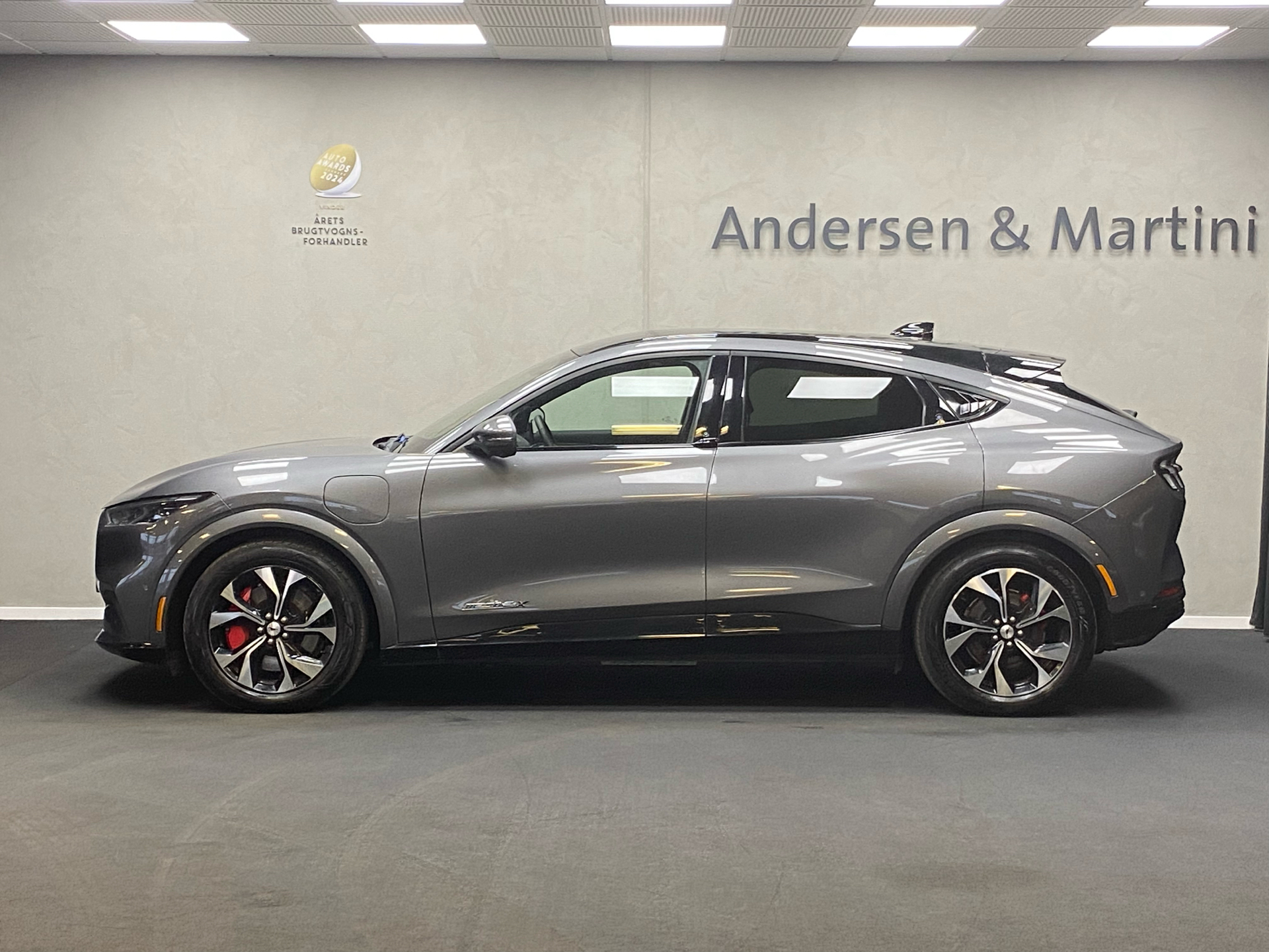 Ford Mustang Mach-E EL UR Premium AWD 351HK 5d Aut.