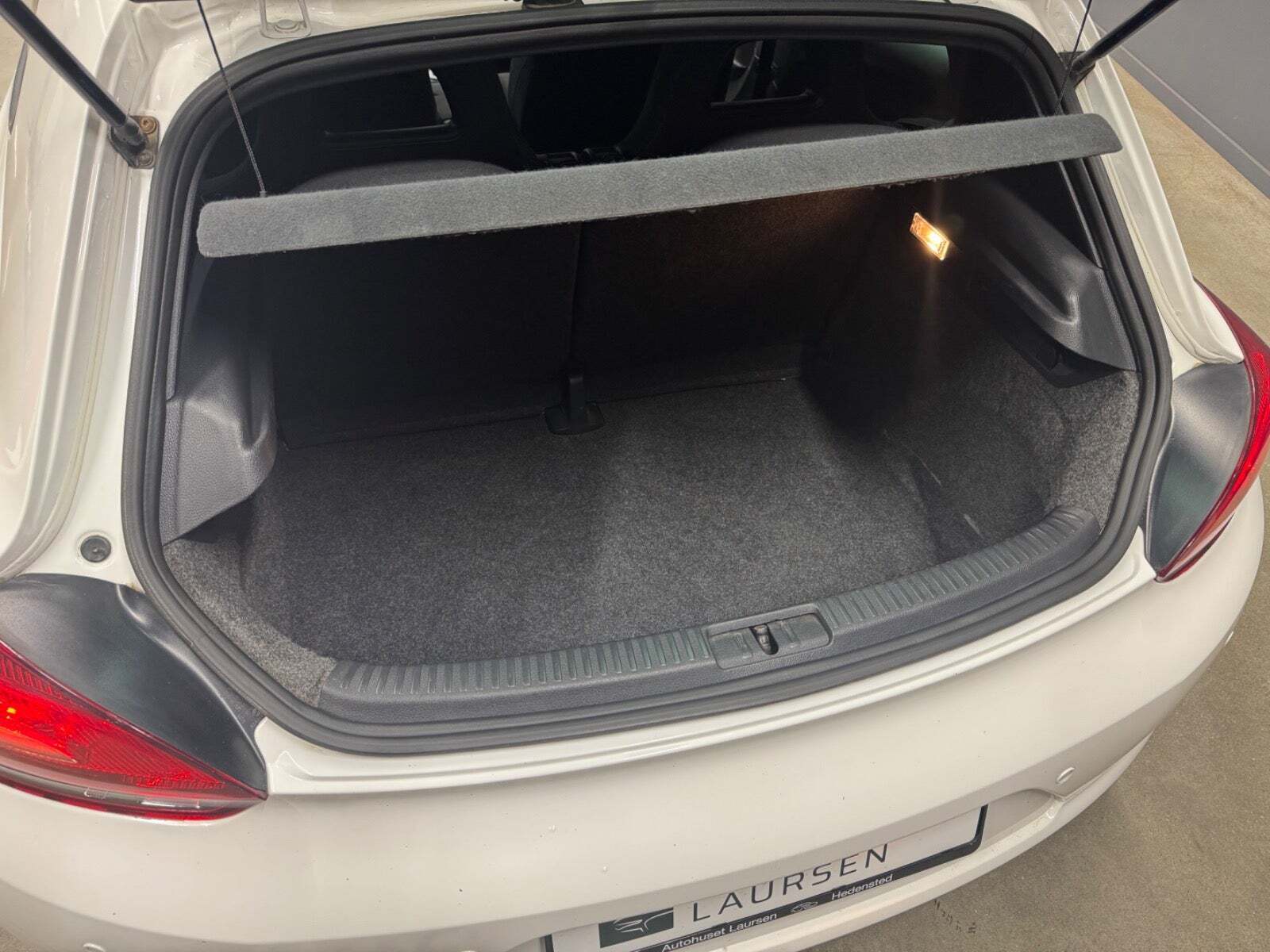 Hvid VW Scirocco fra 2011