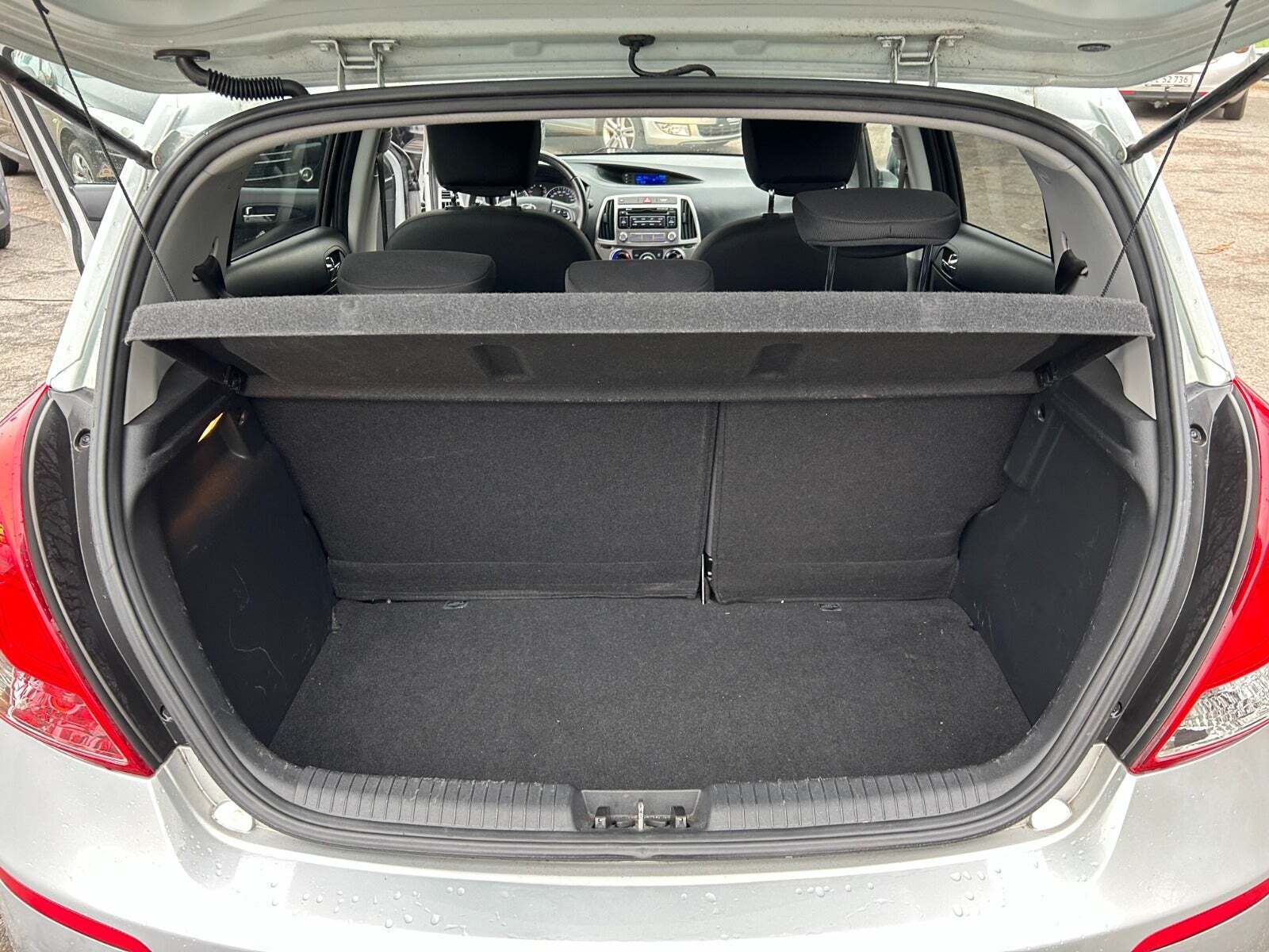 Sølv Hyundai i20 fra 2013