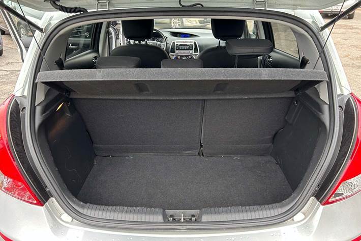 Sølv Hyundai i20 fra 2013