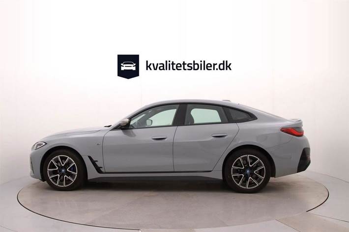 Grå BMW i4 fra 2023