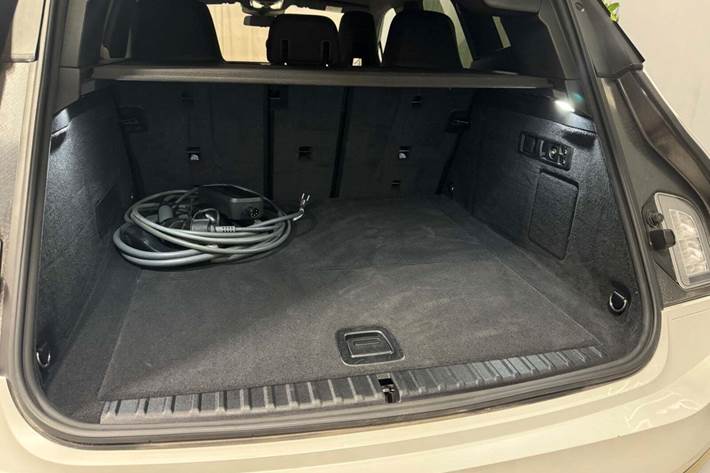 Hvid BMW iX fra 2023