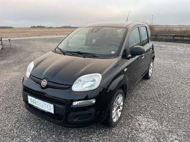 Sort Fiat Panda fra 2018 set udefra