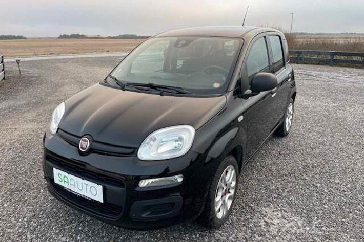 Sort Fiat Panda fra 2018 set udefra