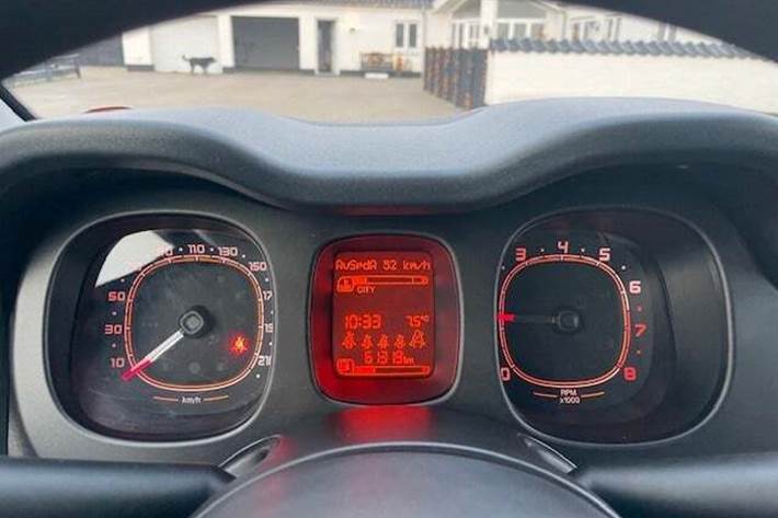 Sort Fiat Panda fra 2018 set indefra