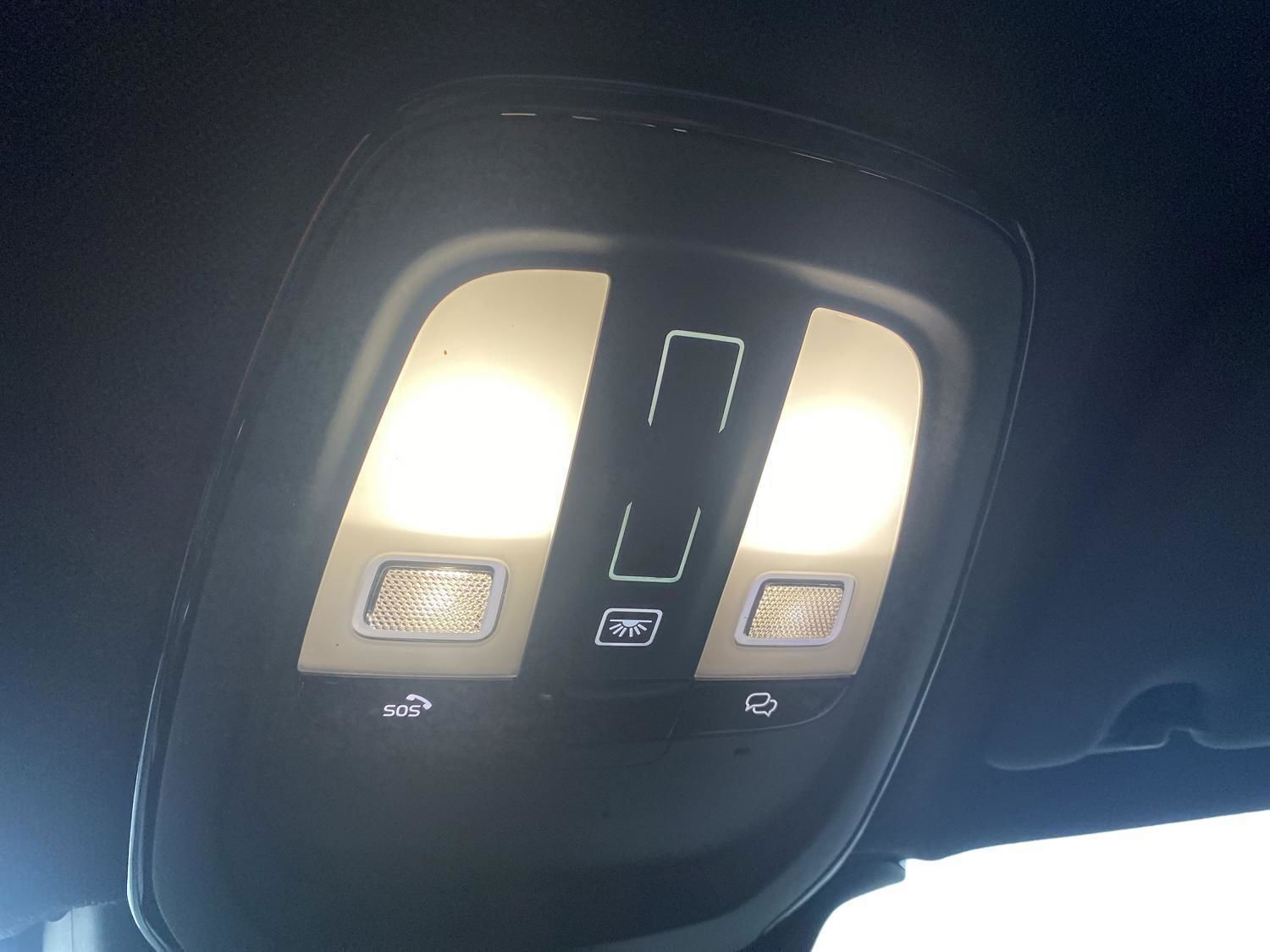 Blå Volvo XC40 fra 2023