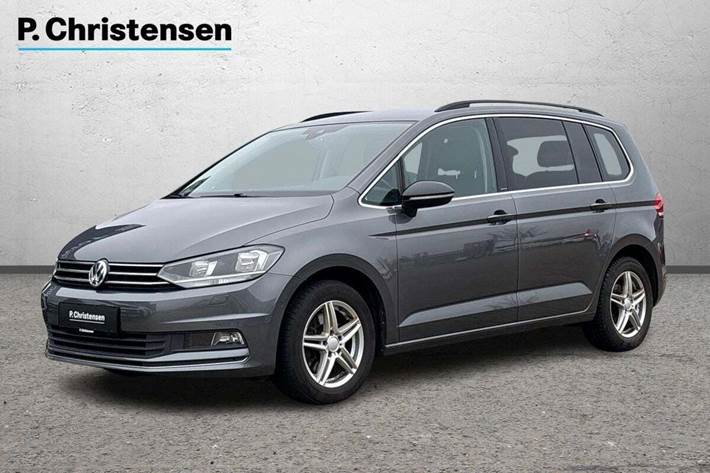 Sort VW Touran fra 2019 set udefra