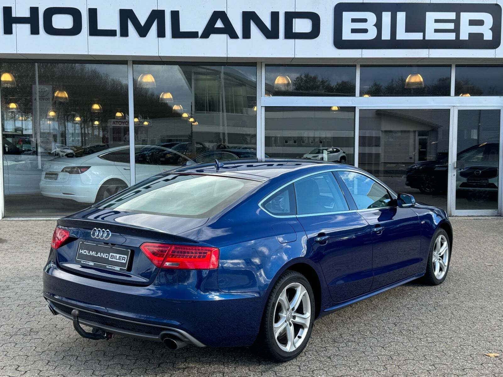 Blå Audi A5 fra 2016