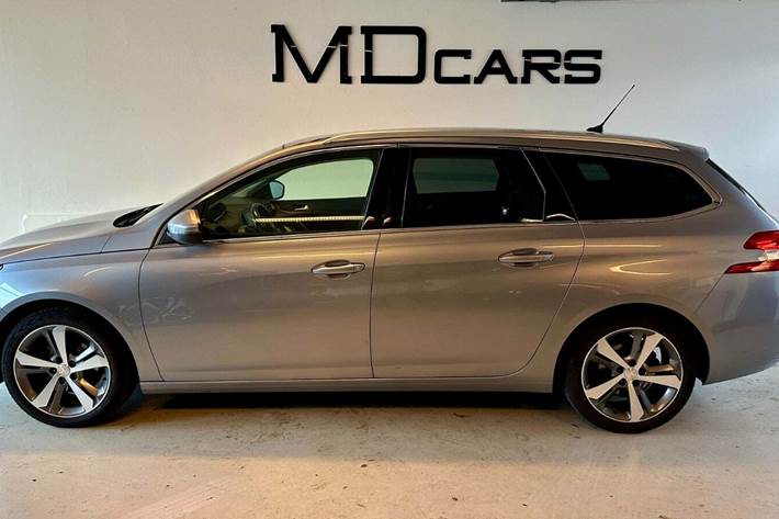 Grå Peugeot 308 fra 2018