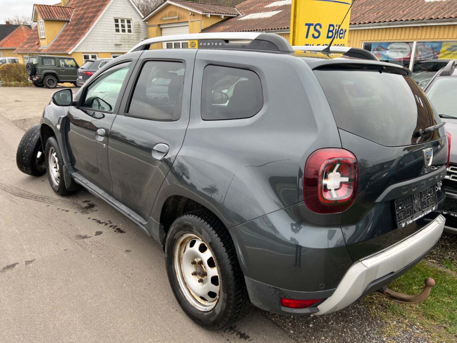 Grå Dacia Duster fra 2018