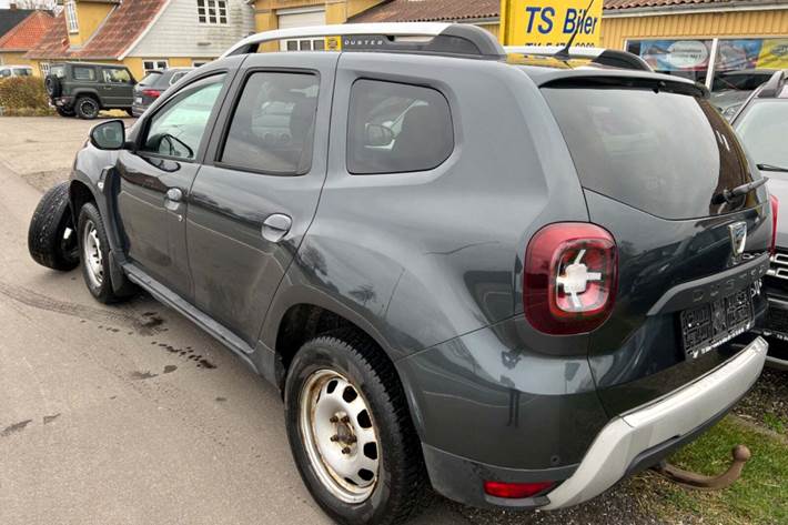 Grå Dacia Duster fra 2018