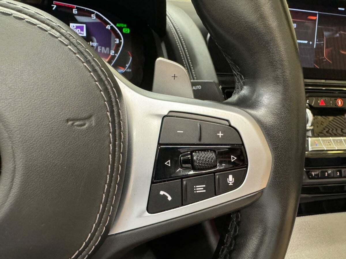 Hvid BMW M850i fra 2019