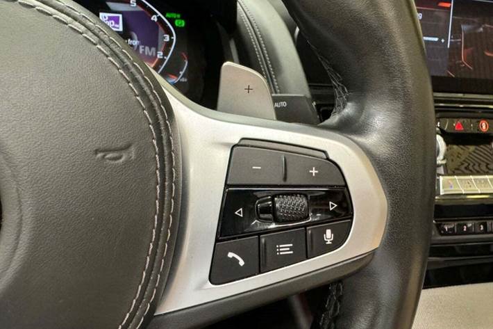 Hvid BMW M850i fra 2019