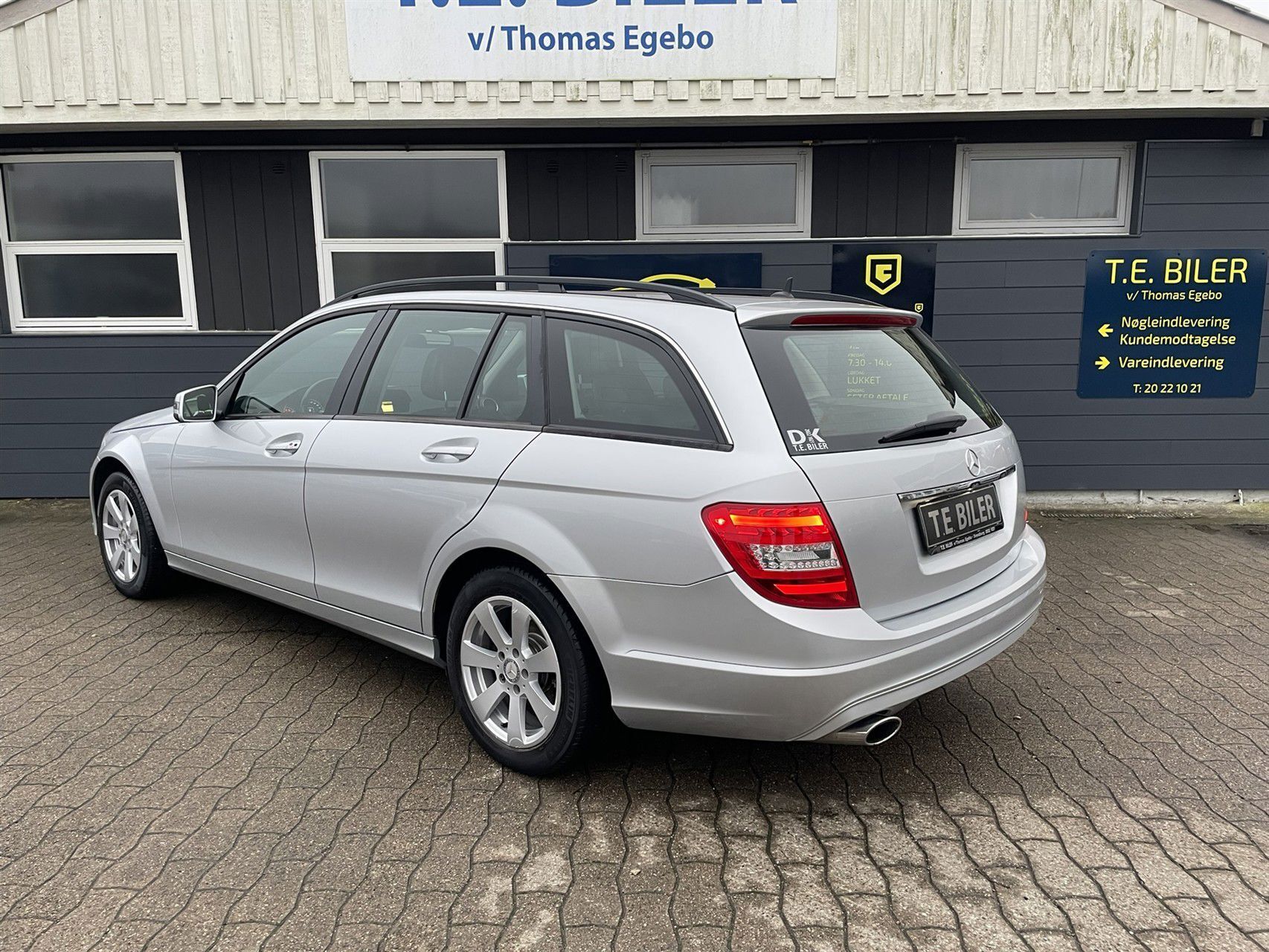 Sølv Mercedes C180 fra 2011