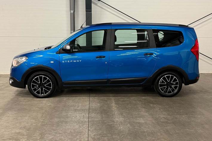 Blå Dacia Lodgy Stepway fra 2017