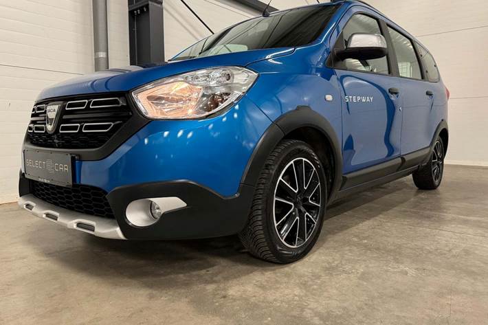 Blå Dacia Lodgy Stepway fra 2017