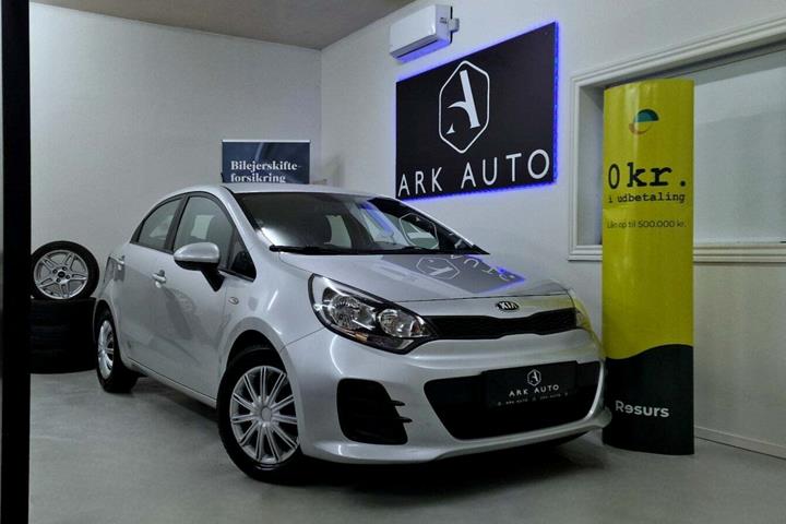 Sølv Kia Rio fra 2016