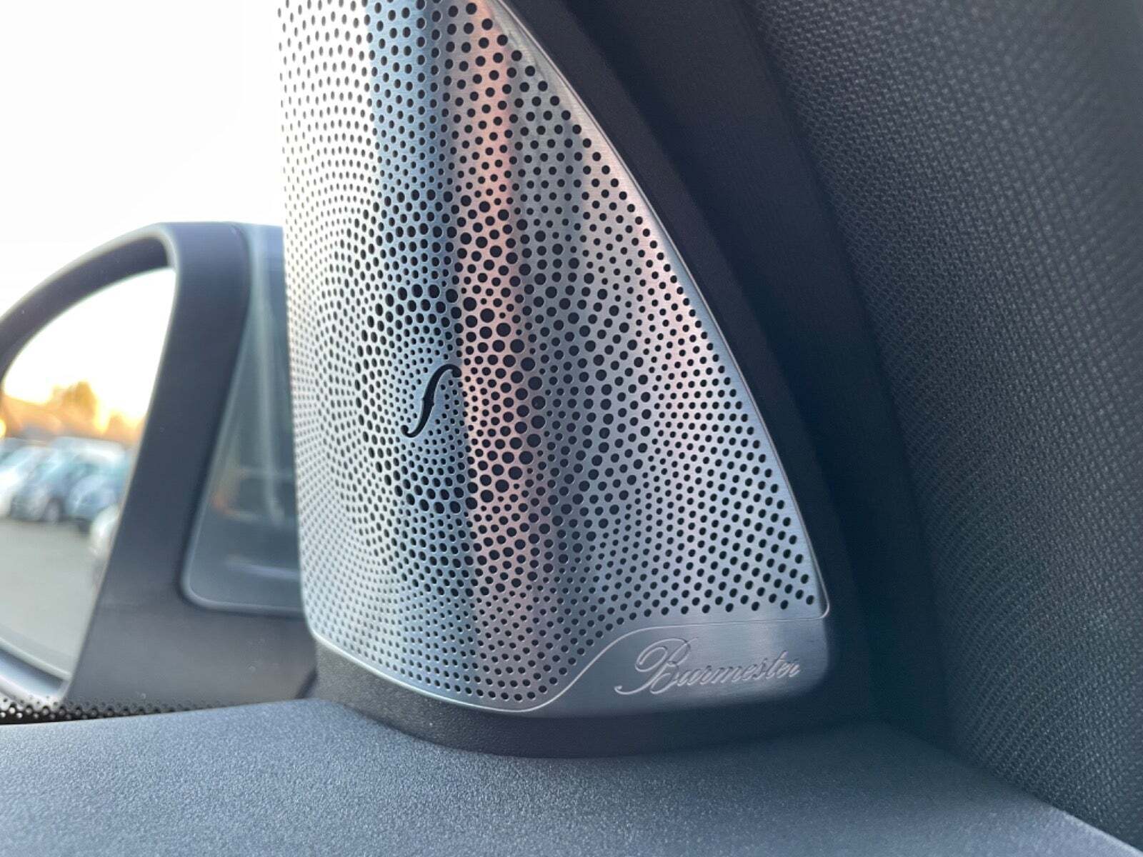 Grå Mercedes EQC400 fra 2021