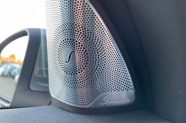 Grå Mercedes EQC400 fra 2021