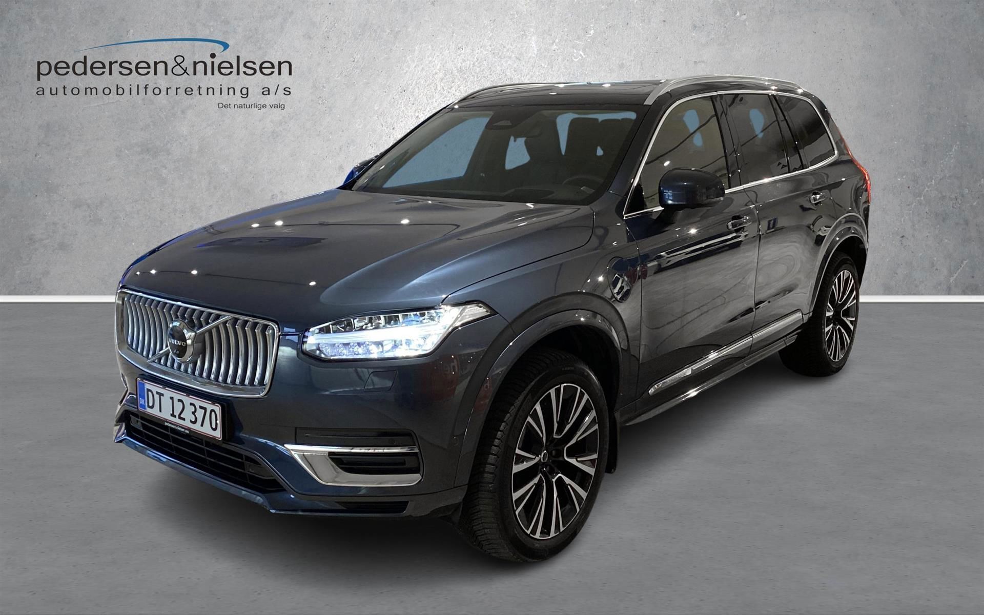 Blå Volvo XC90 fra 2023
