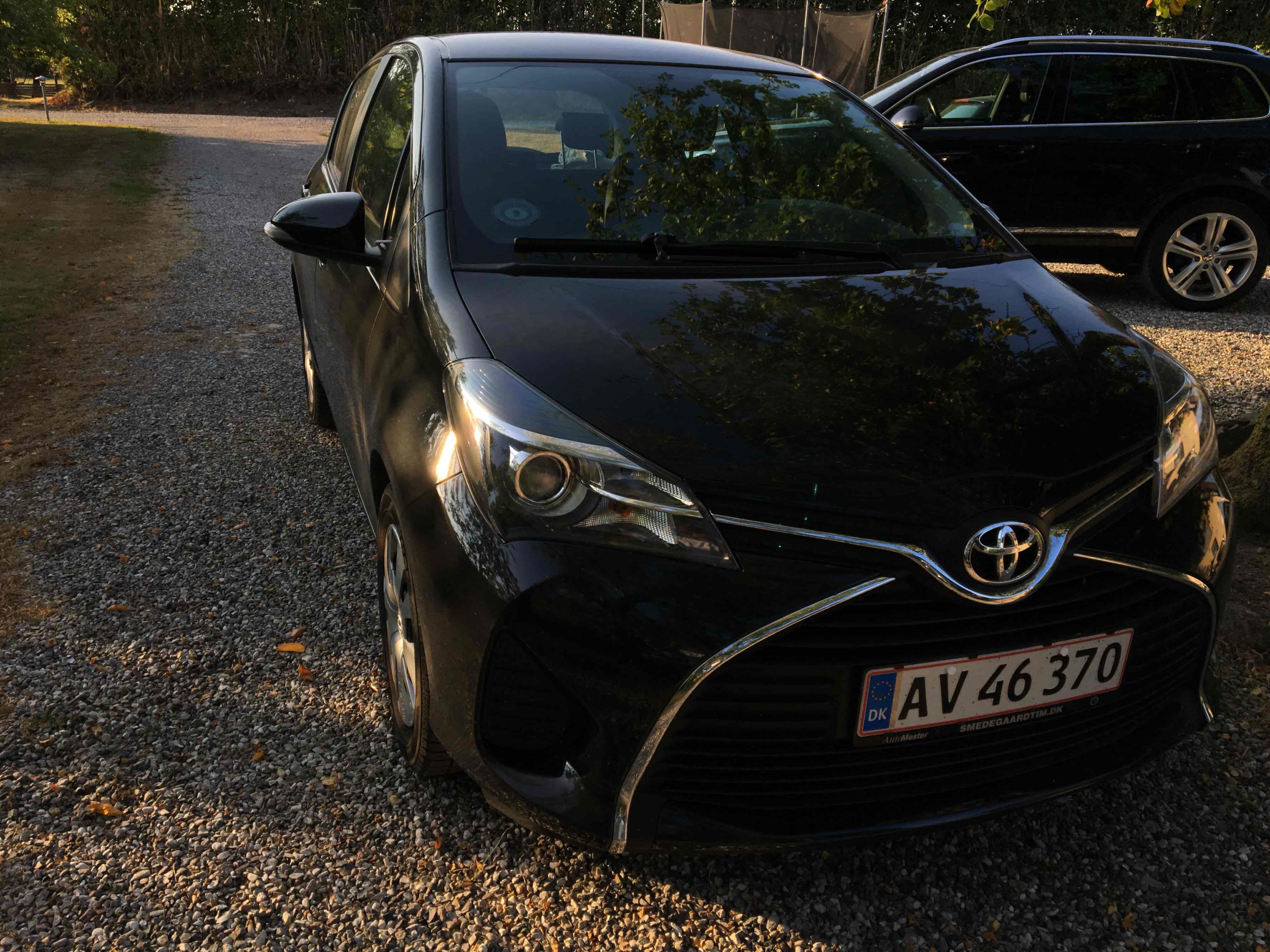 Sort Toyota Yaris fra 2015