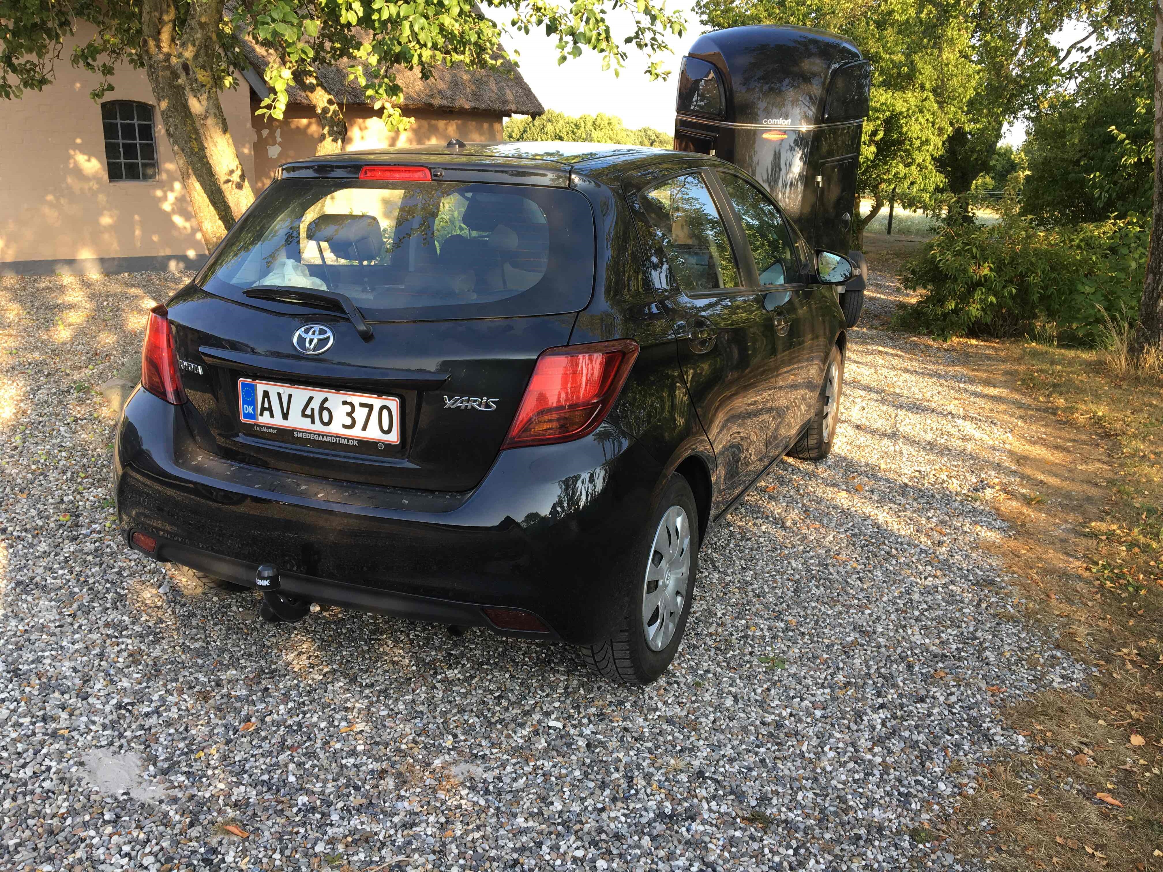 Sort Toyota Yaris fra 2015