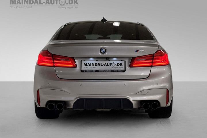 undefined BMW M5 fra 2018 set udefra