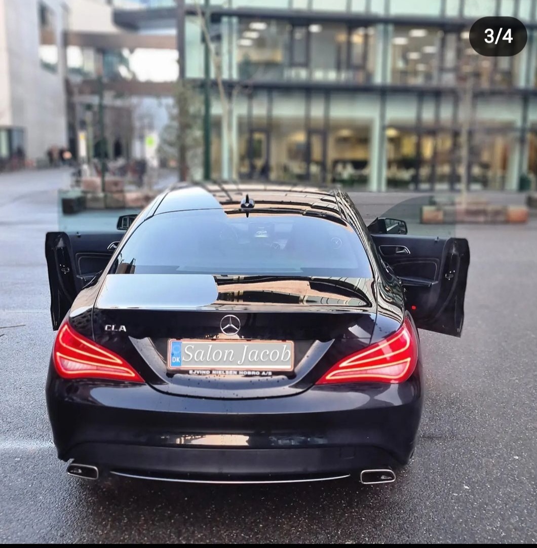 Sort Mercedes CLA-Klasse fra 2015