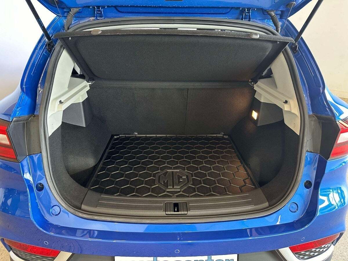 Blå MG ZS fra 2021