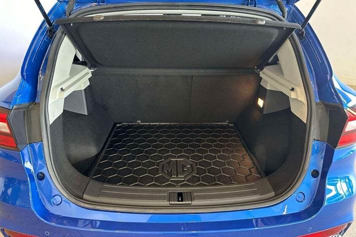 Blå MG ZS fra 2021