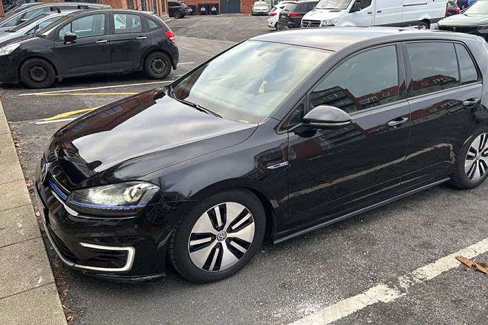 Sort VW Golf fra 2015