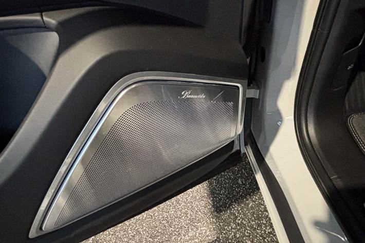 Grå Porsche Cayenne Turbo fra 2020