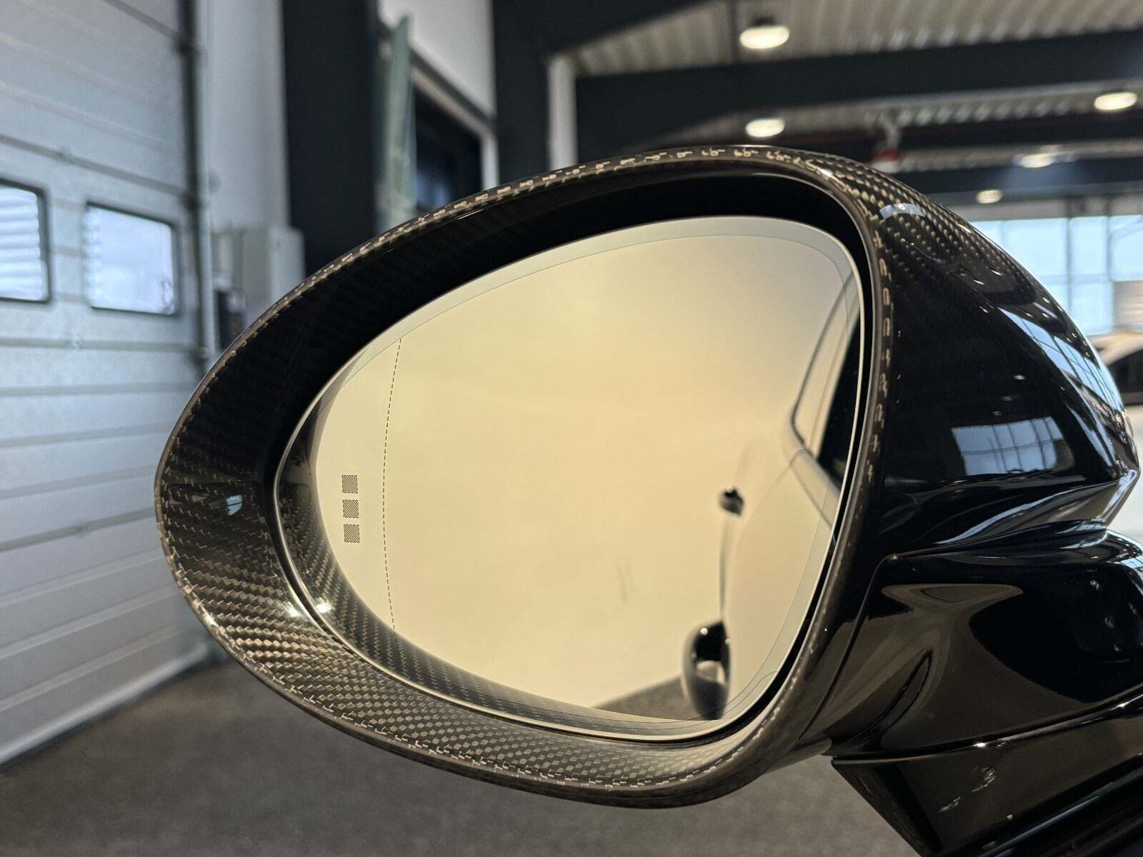 Grå Porsche Cayenne Turbo fra 2020