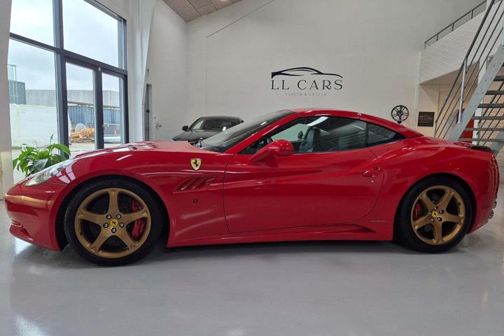 undefined Ferrari California fra 2009