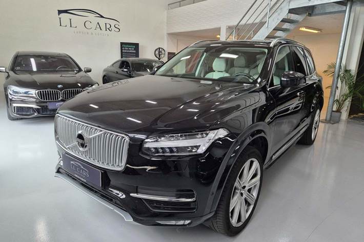Sort Volvo XC90 fra 2017 set udefra