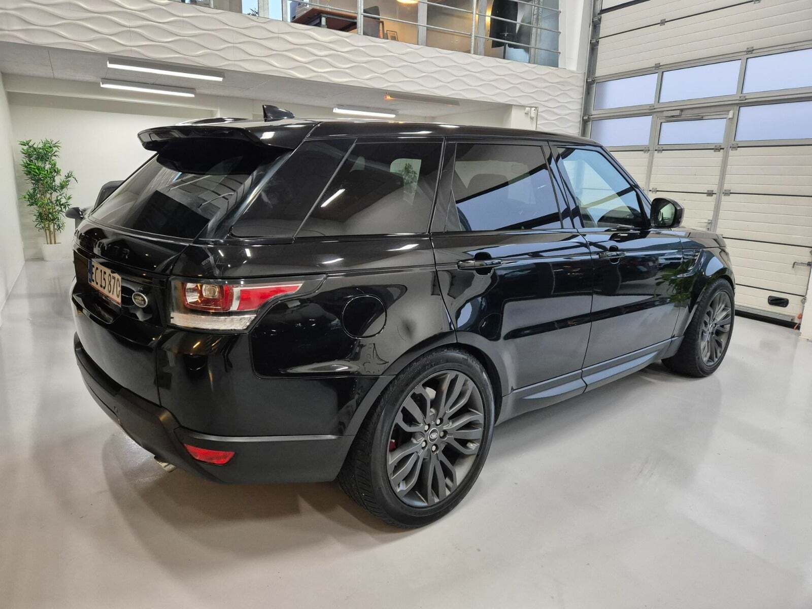 Sort Land Rover Range Rover sport fra 2016