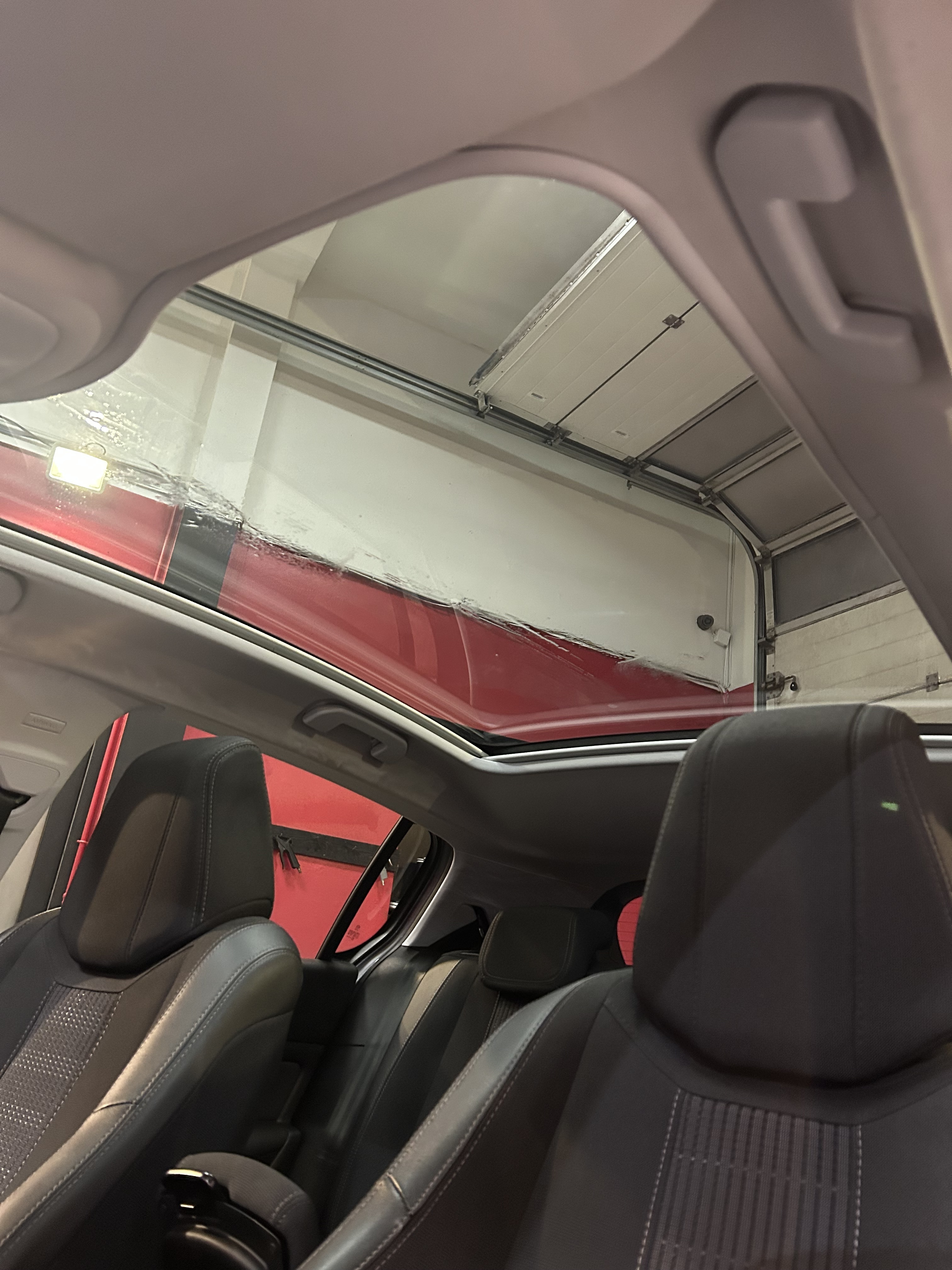 Grå Peugeot 308 fra 2018